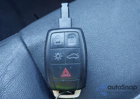 2010 Volvo V50 T5 R-Design from USA, damaged, VIN YV1672MJ0A2548360